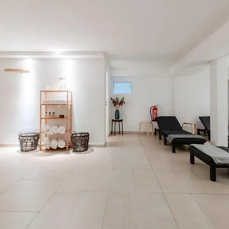 Nyaraló Deluxesuite Morgentau *